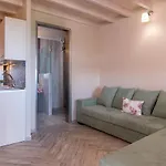 Pagona House