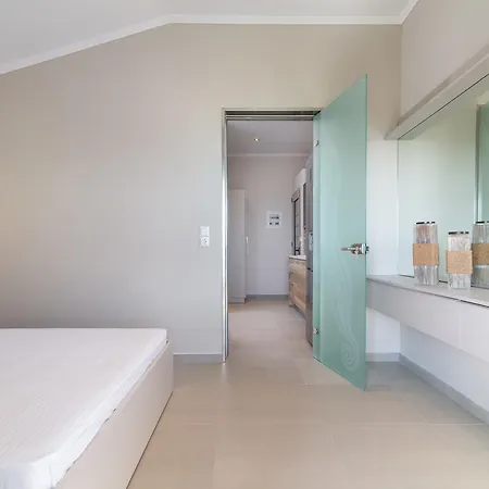 Pagona House Toroni