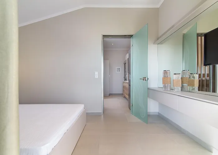 Pagona House トロニ