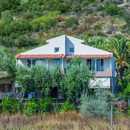Pagona House Апартаменты