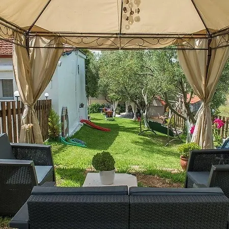 Pagona House Апартаменты *